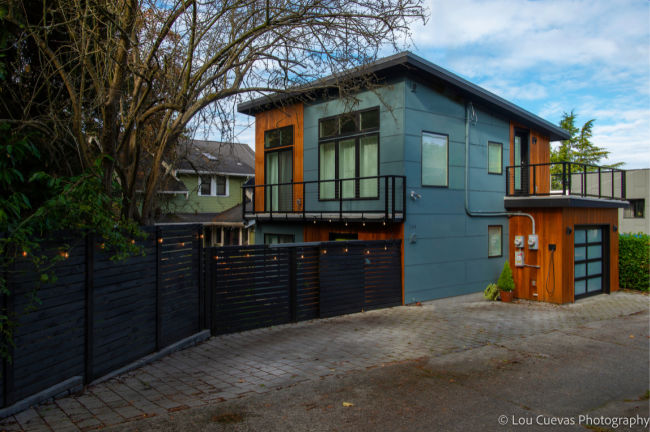 Modern-backyard-Cottage